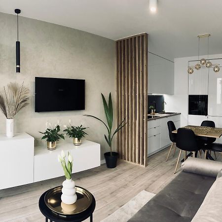 Nowoczesny Apartament Z Garazem Morelova Гданск Екстериор снимка