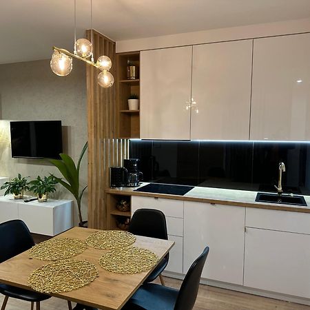 Nowoczesny Apartament Z Garazem Morelova Гданск Екстериор снимка