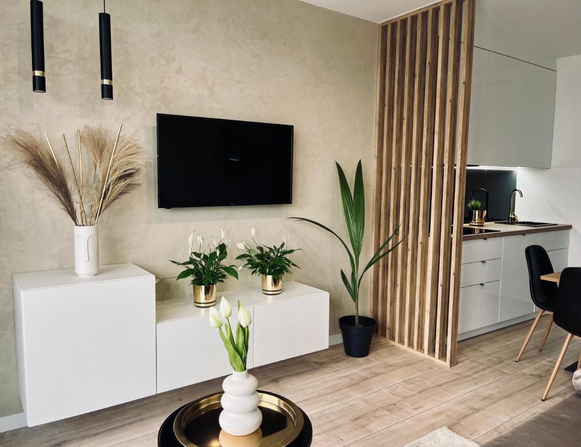 Nowoczesny Apartament Z Garazem Morelova Гданск Екстериор снимка